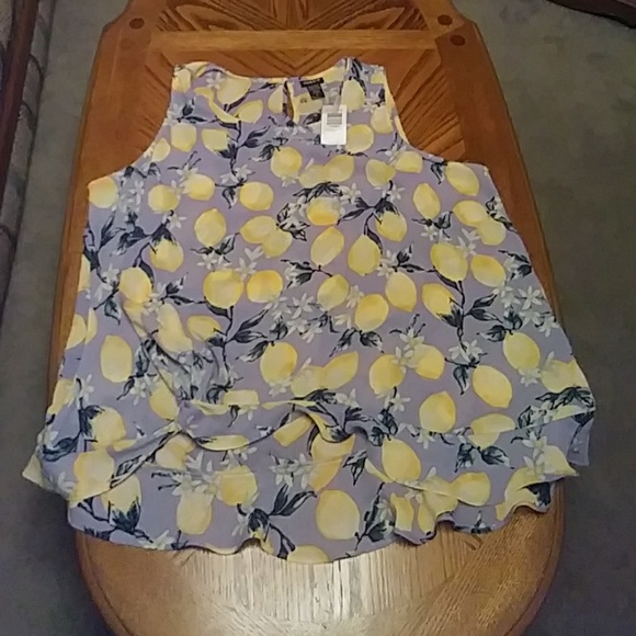 Torrid lemon top in a 1x - Picture 2 of 3